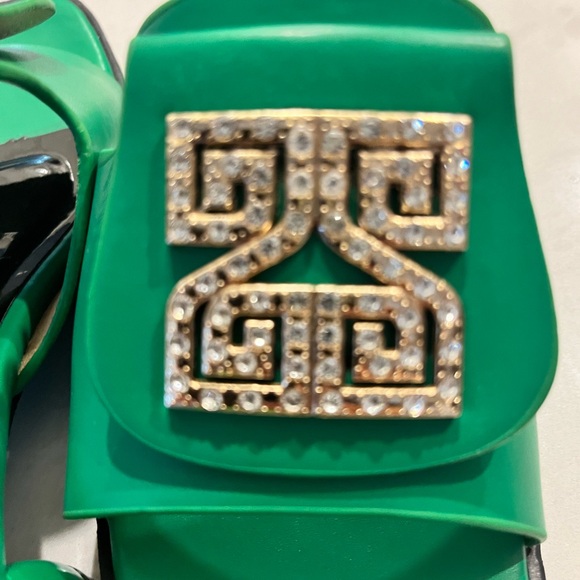 Emerald Green slides 💚 - Picture 8 of 10